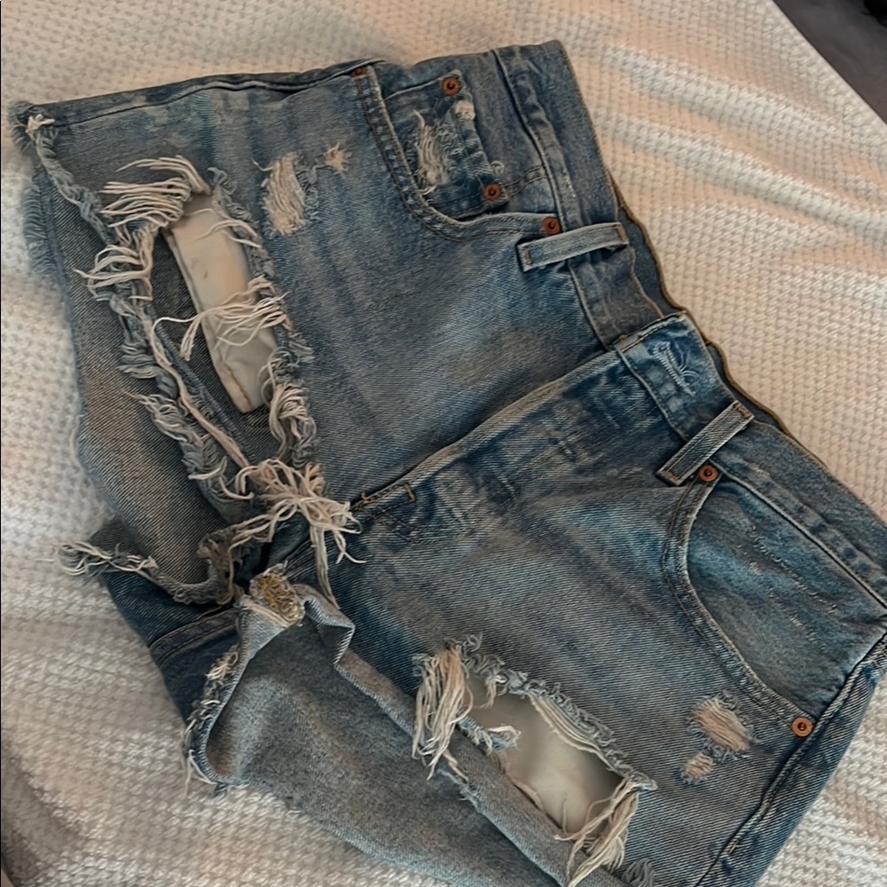 Levi Distressed Denim Shorts size 28
